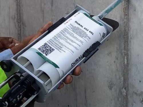 Aplicación de recubrimiento y adhesivo epóxico de alta resistencia industrial Toxement, distribuido por Cemker Materiales e Ingeniería.